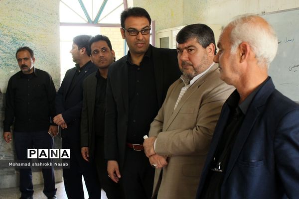 بازدید نماینده مردم خرمشهر و هیات همراه از دبستان امام هادی (ع) کوی مولوی خرمشهر