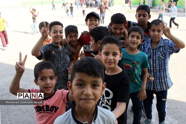 بازدید نماینده مردم خرمشهر و هیات همراه از دبستان امام هادی (ع) کوی مولوی خرمشهر