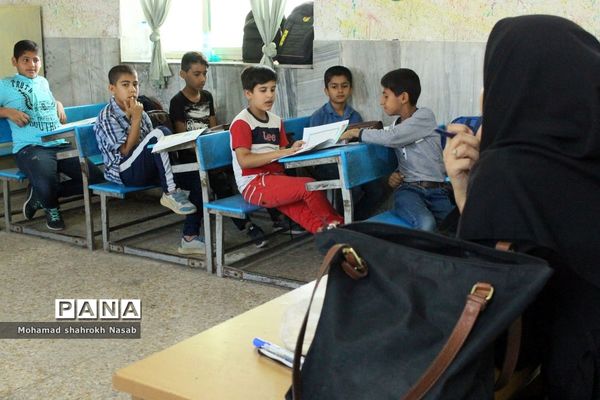 بازدید نماینده مردم خرمشهر و هیات همراه از دبستان امام هادی (ع) کوی مولوی خرمشهر