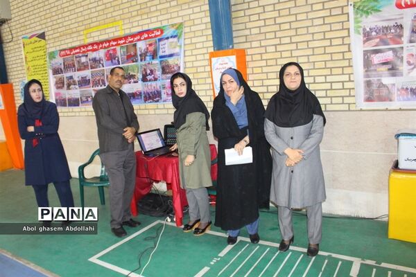جلسه عمومی انجمن اولیاء و مربیان دبیرستان شهید سهام خیام بوشهر