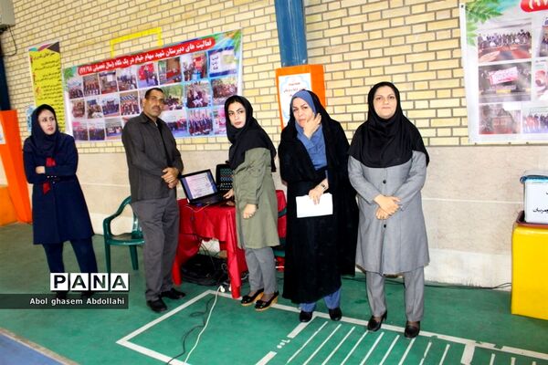 جلسه عمومی انجمن اولیاء و مربیان دبیرستان شهید سهام خیام بوشهر