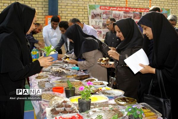 جلسه عمومی انجمن اولیاء و مربیان دبیرستان شهید سهام خیام بوشهر