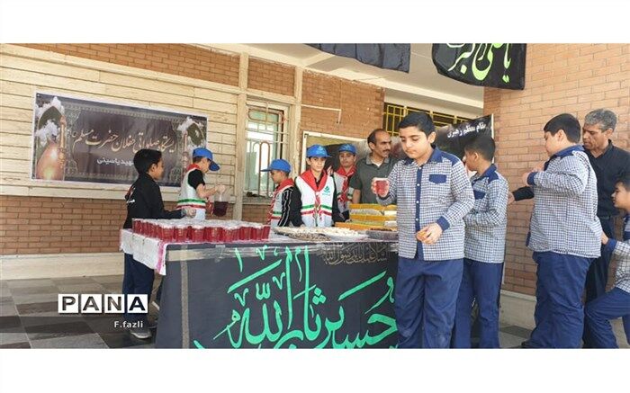برپایی ایستگاه صلواتی بمناسبت ایام اربعین حسینی دردبستان شهیدیاسینی آبادان