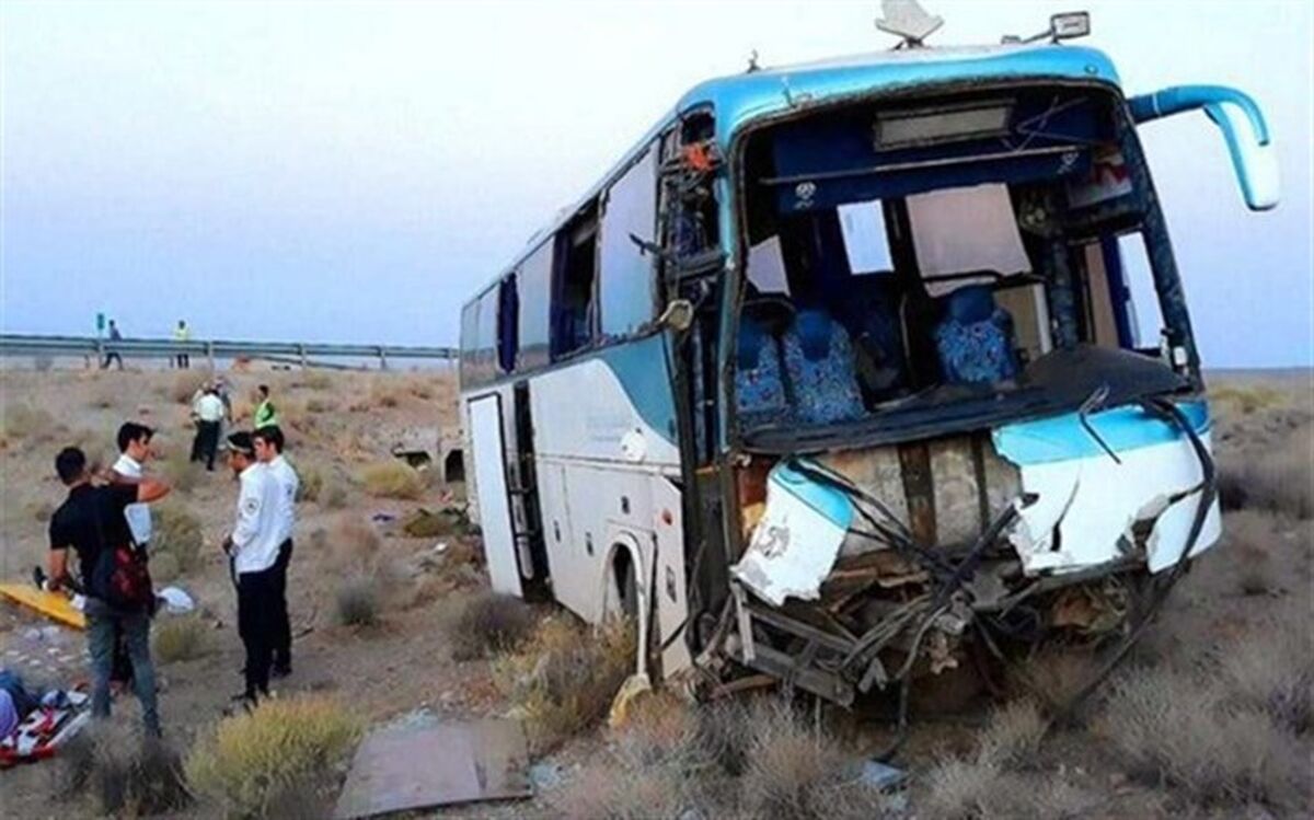 مصدومیت ۲۰ زائر بر اثر واژگونی اتوبوس در کرمانشاه