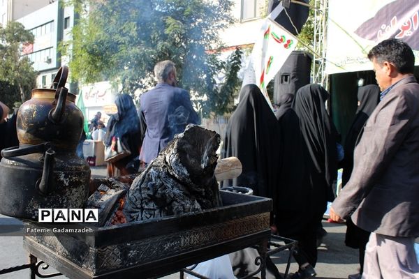 شورحضورعاشقان حسینی جامانده ازسفرکربلا درراهپیمایی اربعین شهرری