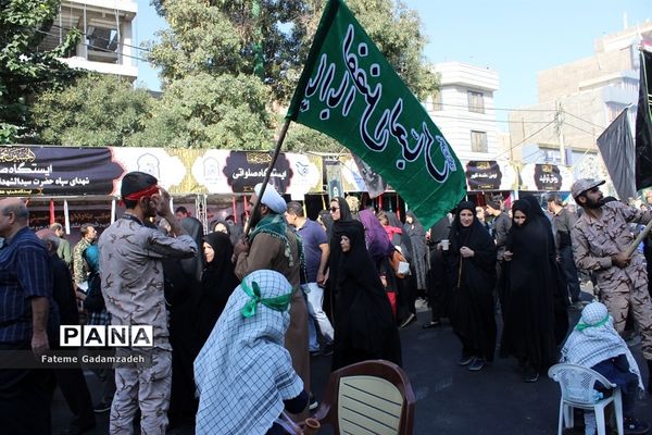 شورحضورعاشقان حسینی جامانده ازسفرکربلا درراهپیمایی اربعین شهرری