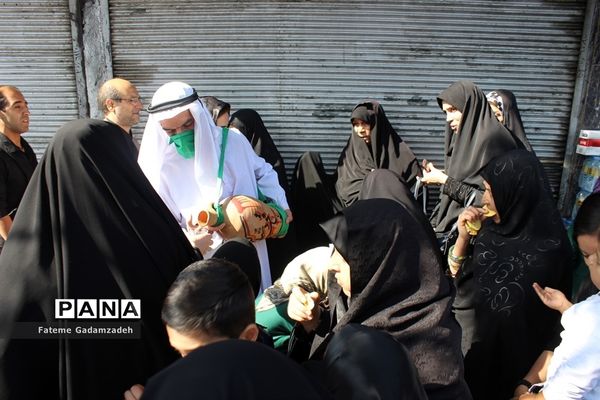 شورحضورعاشقان حسینی جامانده ازسفرکربلا درراهپیمایی اربعین شهرری