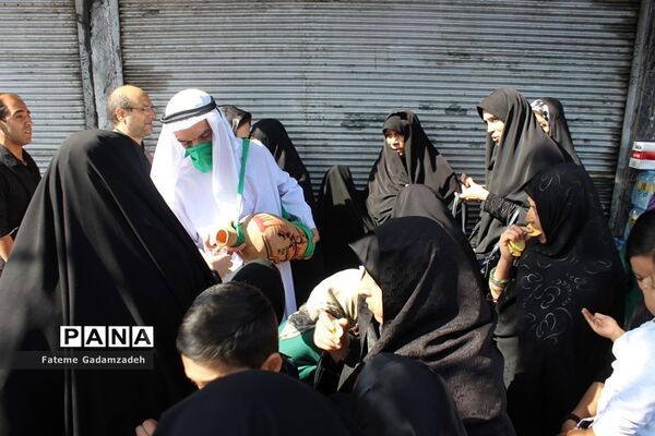 شورحضورعاشقان حسینی جامانده ازسفرکربلا درراهپیمایی اربعین شهرری