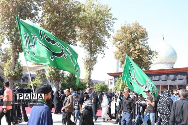 شور حسینی در حرم مطهر احمدبن موسی (ع) در شیراز