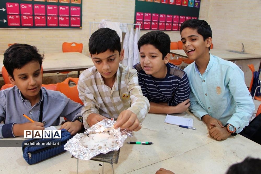 بازدید دانش‌آموزان از کارگاه‌های آموزشی شرکت آترین یزد