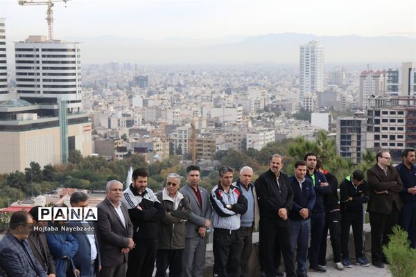 کوهپیمایی کارکنان آموزش و پرورش خراسان رضوی در هفته تربیت بدنی