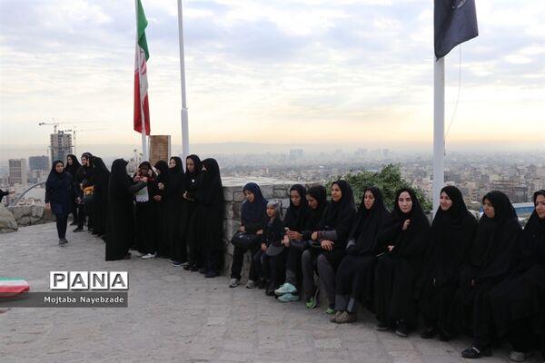 کوهپیمایی کارکنان آموزش و پرورش خراسان رضوی در هفته تربیت بدنی