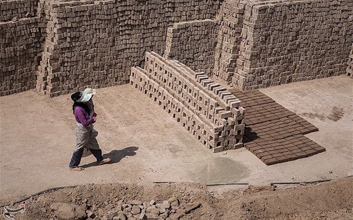 زندگی‌های آجری و دیگر هیچ