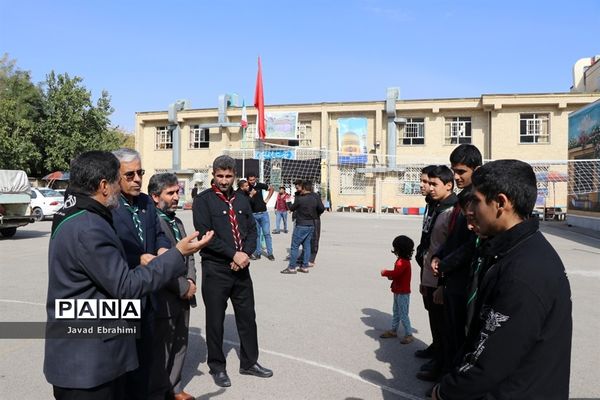 بازدید مدیر سازمان دانش‌آموزی خراسان رضوی از خدمت‌رسانی پیشتازان به زائران امام رضا (ع)