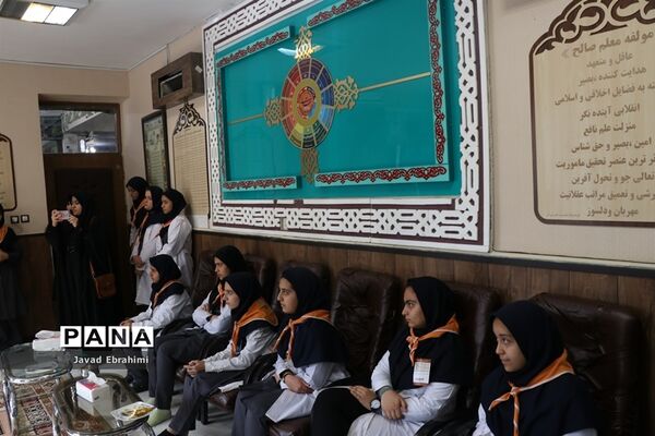 بازدید مدیر سازمان دانش‌آموزی خراسان رضوی از خدمت‌رسانی پیشتازان به زائران امام رضا (ع)