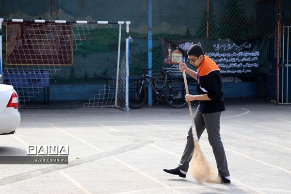 بازدید مدیر سازمان دانش‌آموزی خراسان رضوی از خدمت‌رسانی پیشتازان به زائران امام رضا (ع)