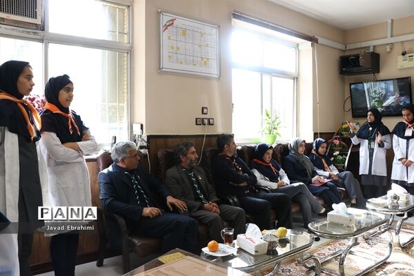 بازدید مدیر سازمان دانش‌آموزی خراسان رضوی از خدمت‌رسانی پیشتازان به زائران امام رضا (ع)