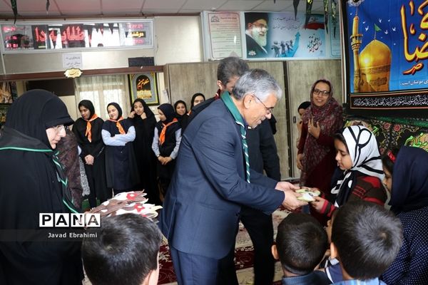 بازدید مدیر سازمان دانش‌آموزی خراسان رضوی از خدمت‌رسانی پیشتازان به زائران امام رضا (ع)