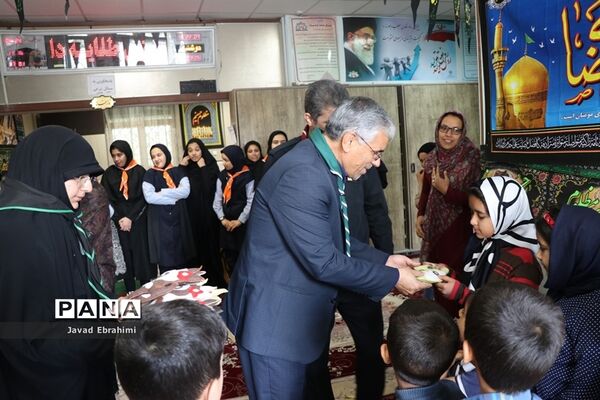 بازدید مدیر سازمان دانش‌آموزی خراسان رضوی از خدمت‌رسانی پیشتازان به زائران امام رضا (ع)