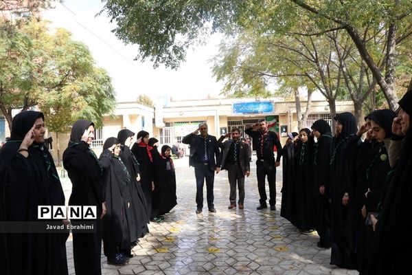 بازدید مدیر سازمان دانش‌آموزی خراسان رضوی از خدمت‌رسانی پیشتازان به زائران امام رضا (ع)