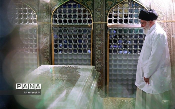 رهبر معظم انقلاب: دشمن را بشناسید و راه مبارزه را بلد شوید