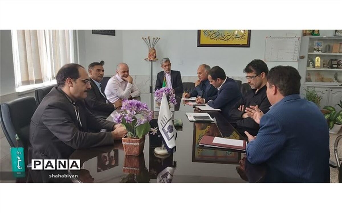 شرکت اقشارمردم شهرهای کوچک در مراسم 13 آبان مانند شهرهای بزرگ لازم است