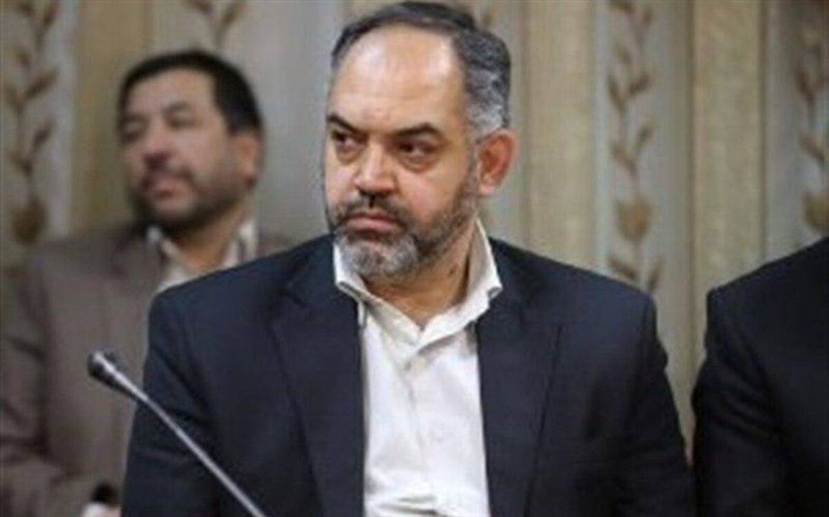 با قطع درختان به‌ شدت برخورد می‌شود