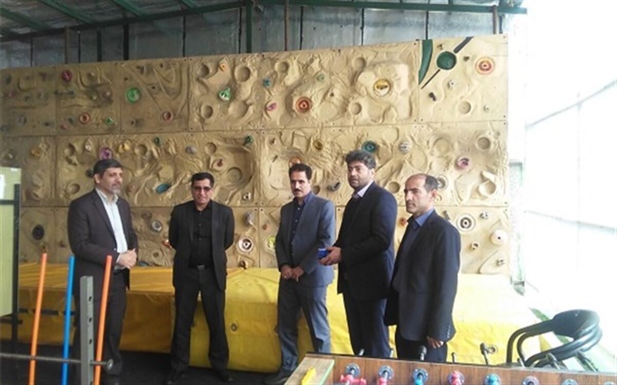 بازدید نماینده دفتر تربیت بدنی و فعالیت های ورزشی وزارت آموزش و پرورش از مدارس اردبیل
