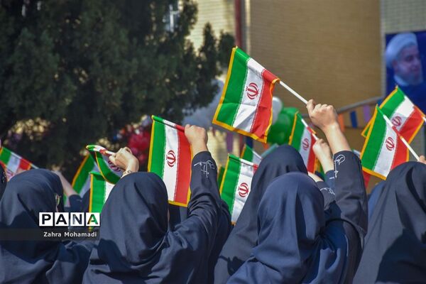 آیین استانی گرامیداشت هفته پدافند غیرعامل در مدارس فارس