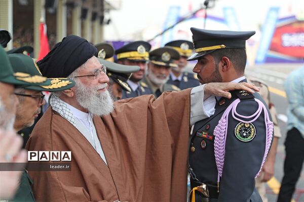 حضور فرمانده کل قوا در مراسم دانش‌آموختگی دانشجویان دانشگاه‌های افسری ارتش