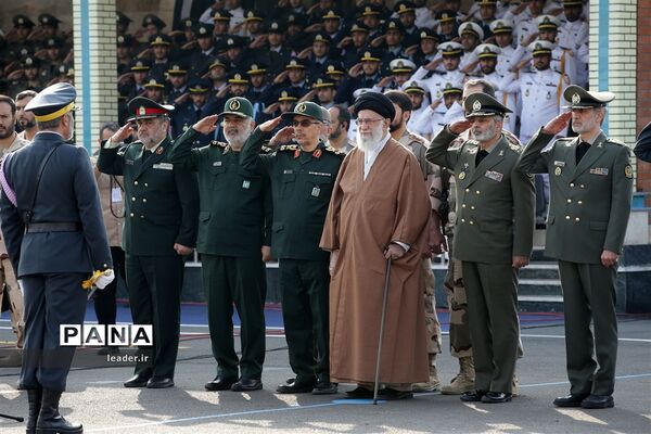 حضور فرمانده کل قوا در مراسم دانش‌آموختگی دانشجویان دانشگاه‌های افسری ارتش