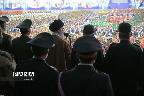 حضور فرمانده کل قوا در مراسم دانش‌آموختگی دانشجویان دانشگاه‌های افسری ارتش