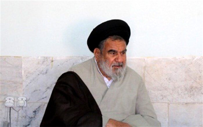 دیدار فرماندهان واحدهای بسیج دانش آموزی مدارس با امام جمعه بافق