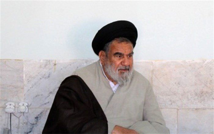 دیدار فرماندهان واحدهای بسیج دانش آموزی مدارس با امام جمعه بافق