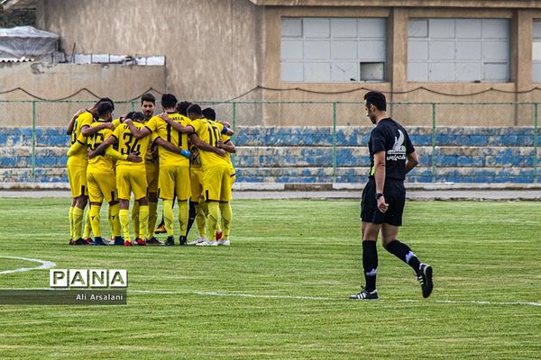 دیدار تیم های فوتبال نود ارومیه و آرمان‎گهرسیرجان