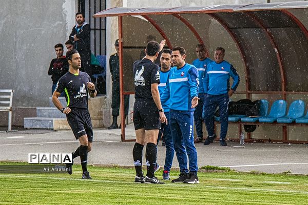 دیدار تیم های فوتبال نود ارومیه و آرمان‎گهرسیرجان