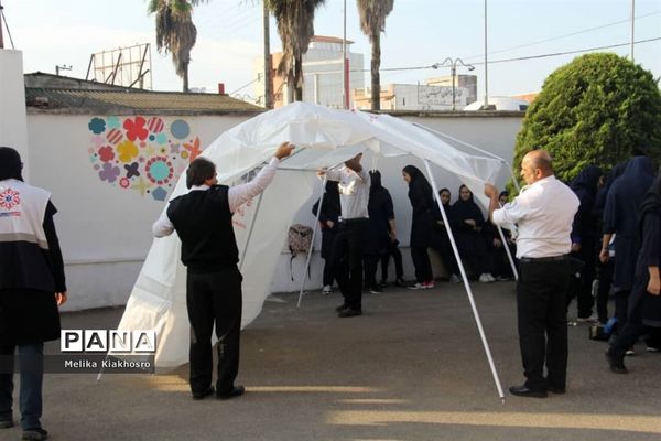 همایش پدافند غیر عامل در دبیرستان بعثت محمودآباد