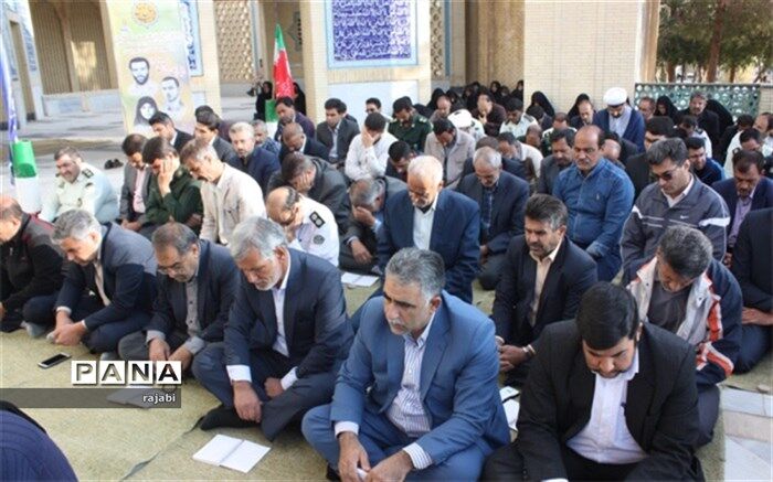 تجدید میثاق فرهنگیان بسیجی  ابرکوه با آرمانهای والای شهیدان