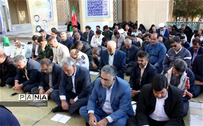تجدید میثاق فرهنگیان بسیجی  ابرکوه با آرمانهای والای شهیدان