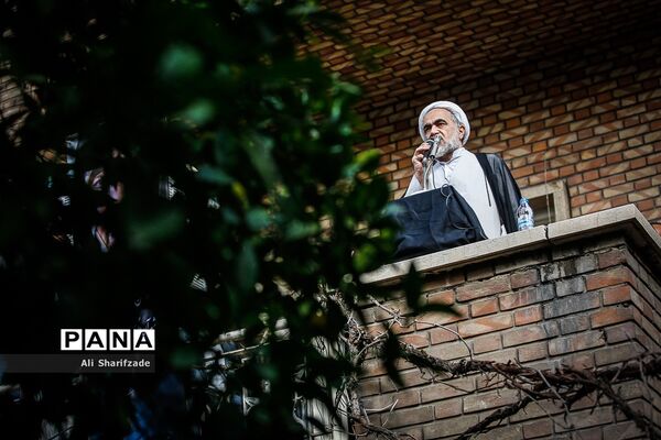 تشییع پیکر «اعظم طالقانی»