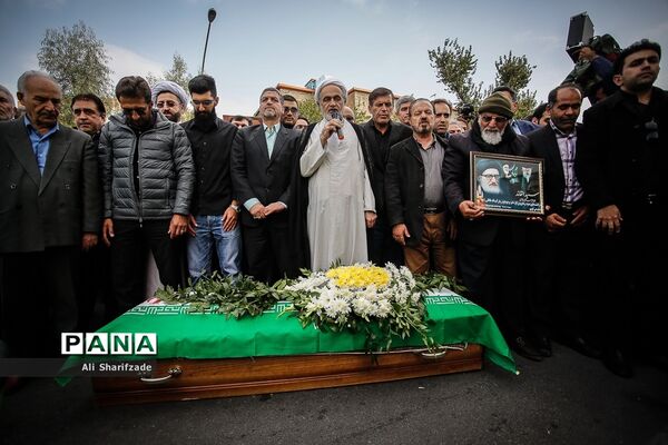 تشییع پیکر «اعظم طالقانی»