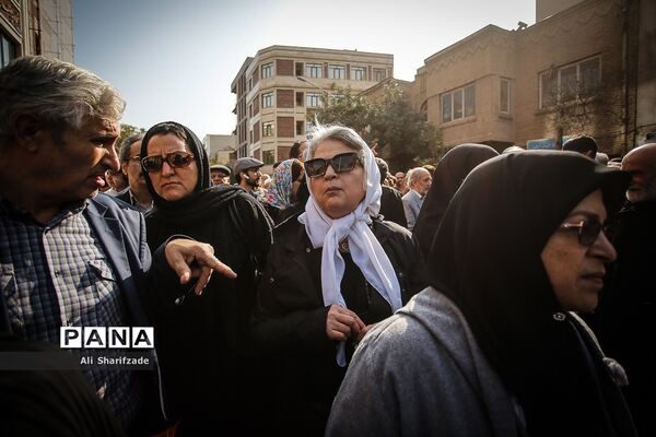 تشییع پیکر «اعظم طالقانی»