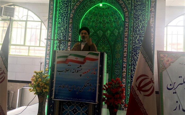 امام جمعه فیروزکوه: مسئولین به فکر بهبود وضعیت معیشت مردم باشند
