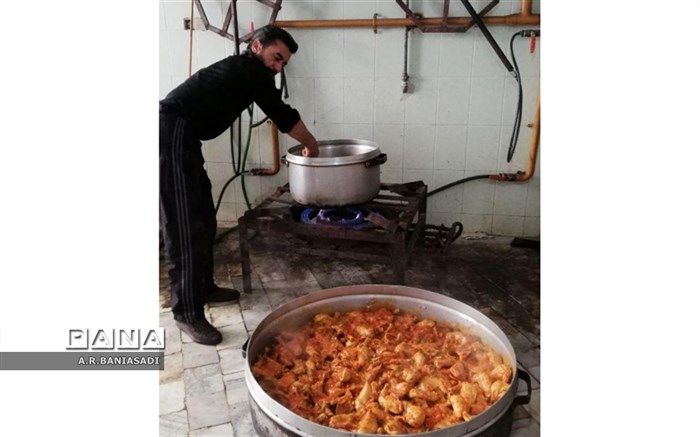 پخت و توزیع غذای نذری به مناسبت اربعین حسینی در دبستان علامه حلی 1 دوره اول