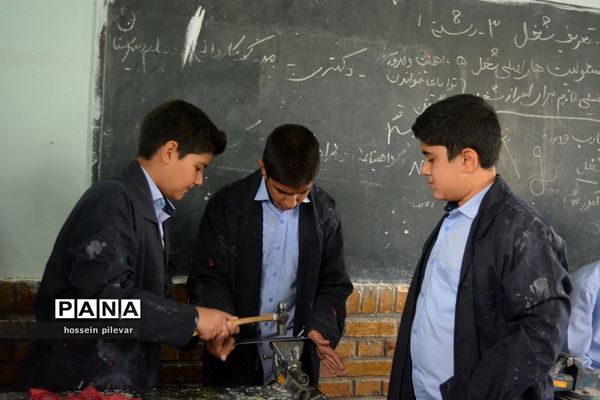 اولین جلسه کارگاه آموزشی در دبیرستان شهید نواب صفوی بیرجند