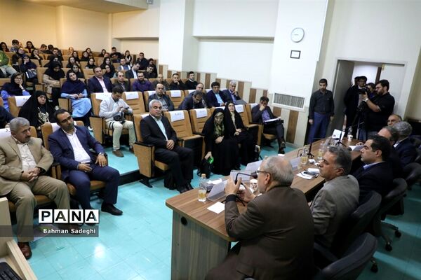 نشست نقد و بررسی طرح یک فوریتی(رفع انحصار از زبان انگلیسی در نظام آموزش همگانی کشور)
