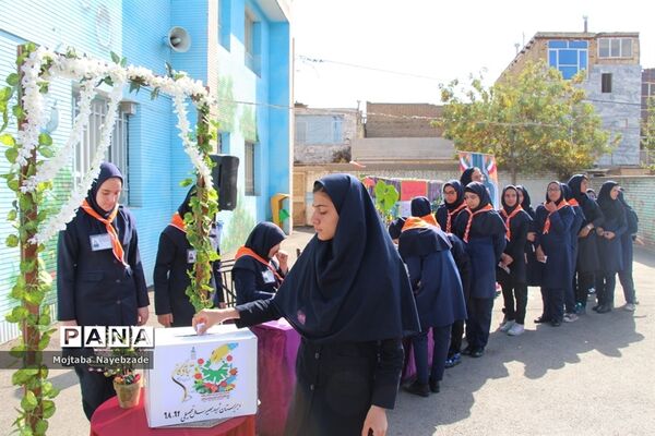 انتخابات شوراهای دانش آموزی در منطقه تبادکان مشهد