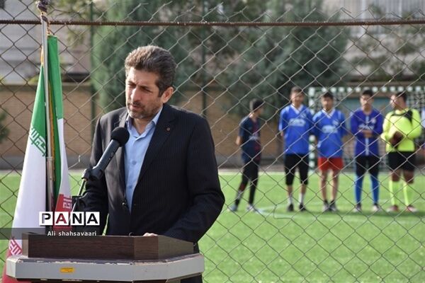 آیین بهره‌برداری از زمین‌های چمن مصنوعی