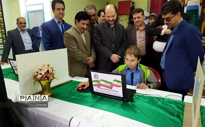 برگزاری الکترونیکی انتخابات شورای دانش آموزی در دبیرستان  شاهد امام صادق کاشمر