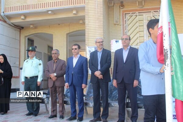 بزرگداشت پدافند غیر عامل در دبیرستان پسرانه مصلحیان شهرستان بوشهر